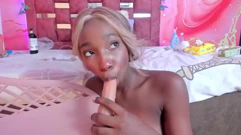 Mixie online show from 02-18-25, 04:59