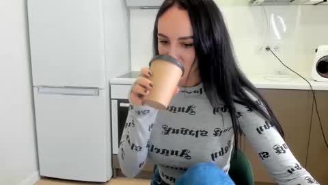 Masha online show from 12-22-25, 09:50