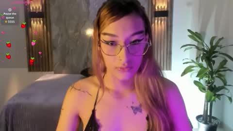 melodylanee online show from 11-18-25, 12:20