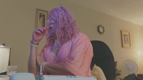 Melody online show from 09-27-25, 05:18