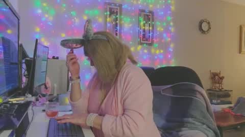 Melody online show from 01-15-26, 04:44