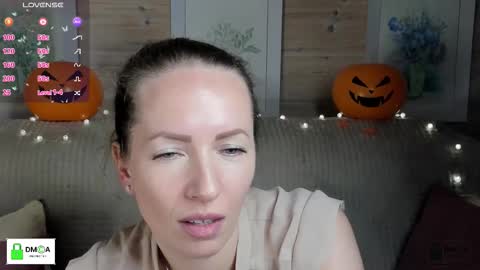 Melody My schedule this week  Wednesday Thursday Sunday online show from 10-30-25, 03:46