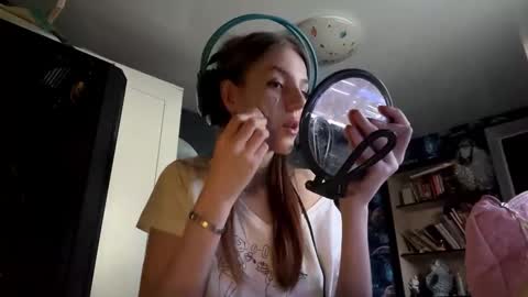 Snapshot of melonygriffen chatting on 09-17-25, 12:29 Hi Im Aria 18 years old online show from 09-17-25, 12:29