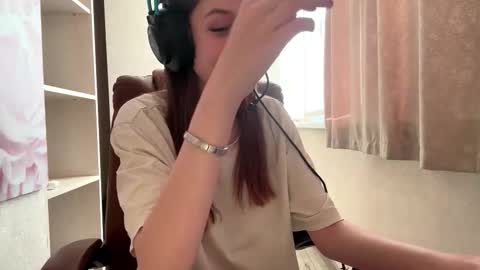 Snapshot of melonygriffen chatting on 10-04-25, 01:20 Hi Im Aria 18 years old online show from 10-04-25, 01:20