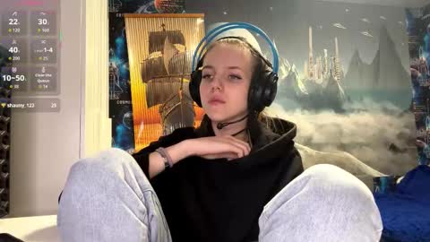 Snapshot of melonygriffen chatting on 12-18-25, 03:51 Hi Im Aria 18 years old online show from 12-18-25, 03:51