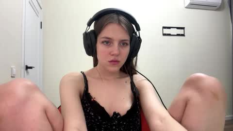 Snapshot of melonygriffen chatting on 02-04-26, 07:31 Hi Im Aria 18 years old online show from 02-04-26, 07:31