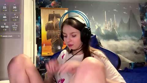 Snapshot of melonygriffen chatting on 02-21-26, 05:03 Hi Im Aria 18 years old online show from 02-21-26, 05:03