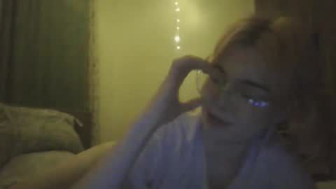 Snapshot of melted_l chatting on 10-02-25, 10:06 krinzhulya online show from 10-02-25, 10:06