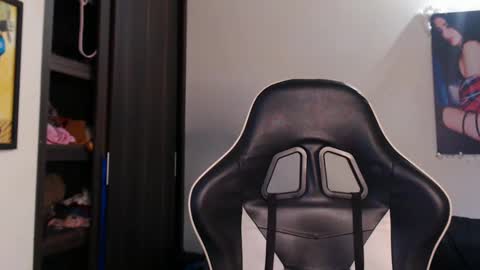 mely online show from 03-02-25, 11:39