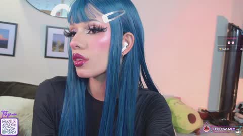 Mena  Help me reach 700 thumbs up online show from 01-02-25, 05:39