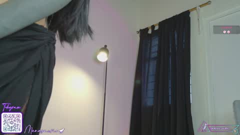 Mena  Help me reach 700 thumbs up online show from 01-25-25, 08:53