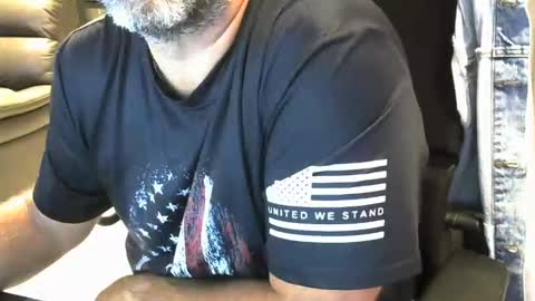 Snapshot of mentosgum chatting on 09-25-25, 04:54 mentosgum online show from 09-25-25, 04:54