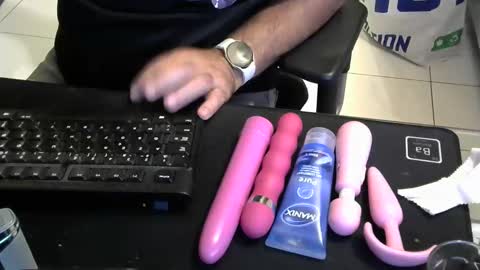 Snapshot of mentosgum chatting on 10-14-25, 09:26 mentosgum online show from 10-14-25, 09:26