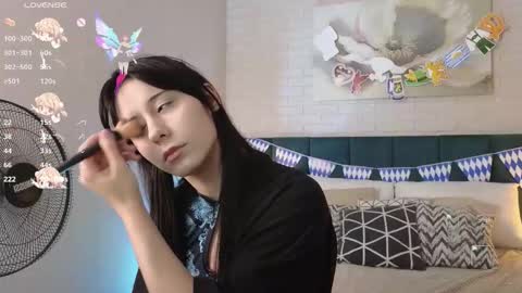 Snapshot of meomeee chatting on 09-24-25, 04:43 Meo online show from 09-24-25, 04:43