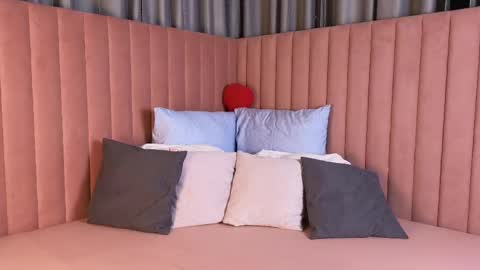 Snapshot of meow_mellie chatting on 03-07-25, 01:31 meow_mellie online show from 03-07-25, 01:31