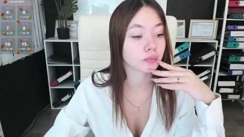 Snapshot of meow_mellie chatting on 10-16-25, 01:39 meow_mellie online show from 10-16-25, 01:39