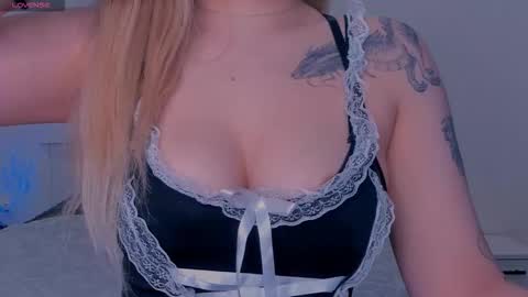 Snapshot of meow_rinnie chatting on 09-13-25, 10:37 My links --- online show from 09-13-25, 10:37