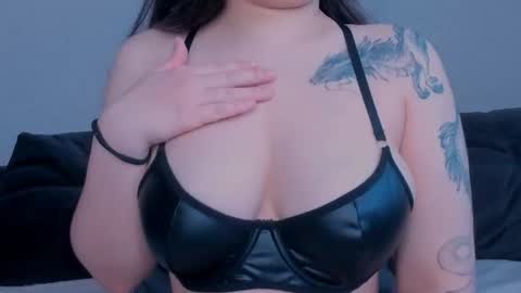 Snapshot of meow_rinnie chatting on 07-01-26, 10:50 My links --- online show from 07-01-26, 10:50