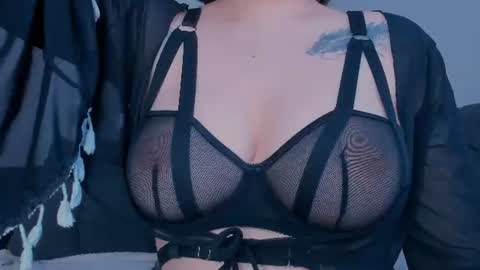 Snapshot of meow_rinnie chatting on 08-05-26, 10:51 My links --- online show from 08-05-26, 10:51