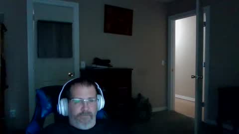 Snapshot of mercer1977 chatting on 09-10-25, 03:45 mercer1977 online show from 09-10-25, 03:45