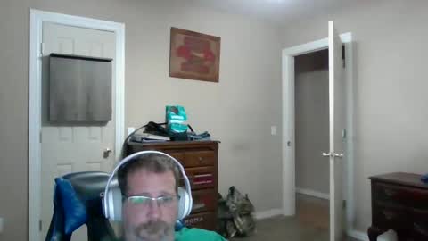 Snapshot of mercer1977 chatting on 09-22-25, 03:03 mercer1977 online show from 09-22-25, 03:03