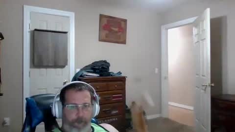 Snapshot of mercer1977 chatting on 10-12-25, 01:43 mercer1977 online show from 10-12-25, 01:43