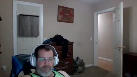 Snapshot of mercer1977 chatting on 10-21-25, 04:41 mercer1977 online show from 10-21-25, 04:41