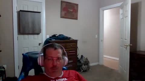 Snapshot of mercer1977 chatting on 10-25-25, 06:57 mercer1977 online show from 10-25-25, 06:57