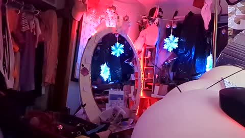 Snapshot of merelyalover chatting on 02-26-25, 10:15 gurlnips online show from 02-26-25, 10:15