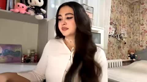 Enni online show from 11-14-25, 05:11