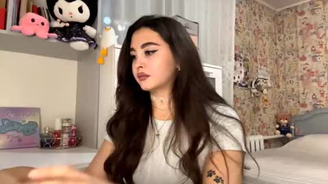 Enni online show from 11-20-25, 05:56