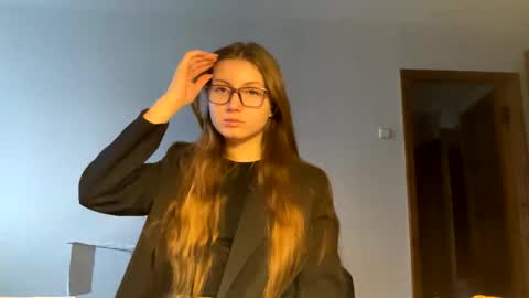 Snapshot of merlesien chatting on 12-05-25, 10:35 Joan online show from 12-05-25, 10:35