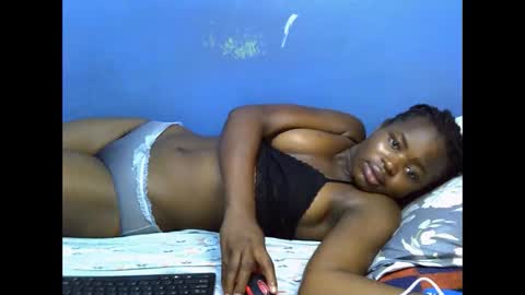 merlin_queen online show from 12-19-25, 05:53