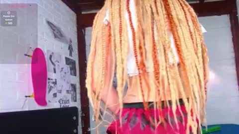 Snapshot of merlinabad chatting on 12-23-24, 09:18 AURORA online show from 12-23-24, 09:18