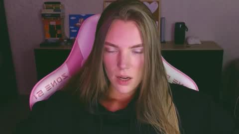 Susan online show from 11-16-25, 03:39