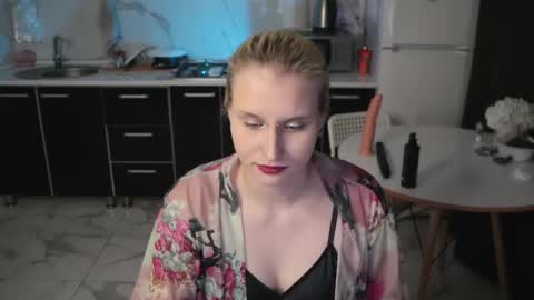 Snapshot of mertyxxx chatting on 02-25-26, 10:30 Merty online show from 02-25-26, 10:30