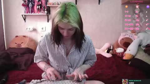 Mavis online show from 09-17-25, 03:30