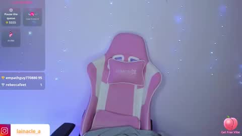 Snapshot of mexitalyguitarist chatting on 12-15-25, 01:54 Booniee online show from 12-15-25, 01:54