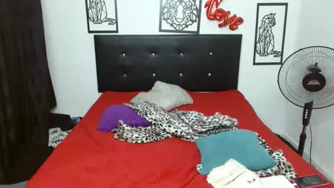 Snapshot of mhia1972 chatting on 10-28-25, 05:48 mhia1972 online show from 10-28-25, 05:48