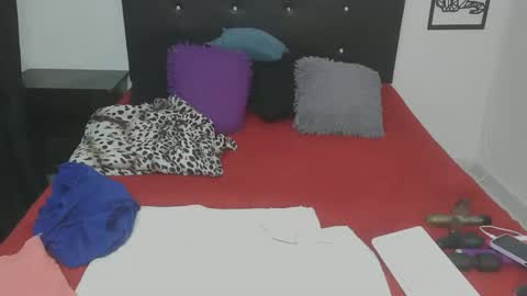 Snapshot of mhia1972 chatting on 12-14-25, 04:01 mhia1972 online show from 12-14-25, 04:01