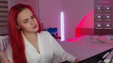 Snapshot of mi_cherry chatting on 02-12-25, 11:51 Alice online show from 02-12-25, 11:51