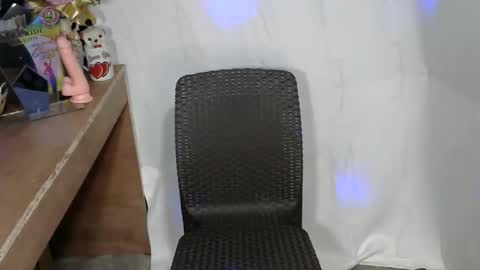 Mia online show from 09-26-25, 03:05