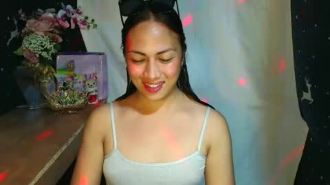 Mia online show from 12-18-25, 03:40