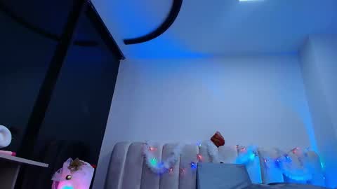 Emi online show from 12-16-25, 07:19