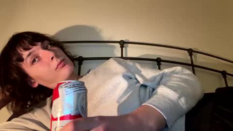 Snapshot of mia_177 chatting on 11-25-25, 12:43 mia_177 online show from 11-25-25, 12:43