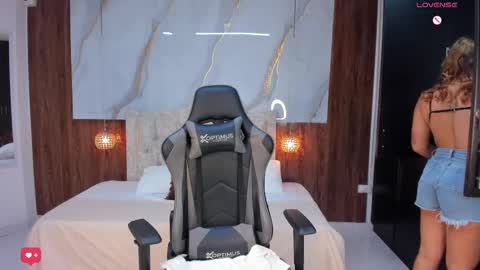 Violett online show from 02-21-25, 08:38