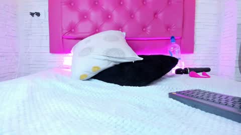 Mia Blonde online show from 01-30-25, 10:19