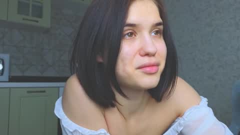 Mia online show from 02-22-25, 01:11