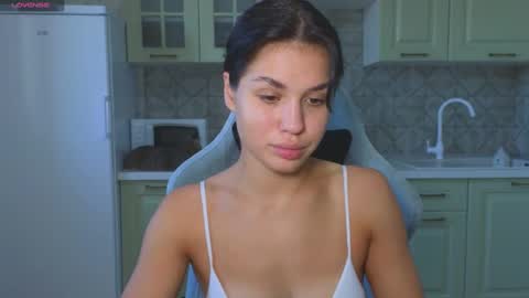 Mia online show from 10-07-25, 03:47