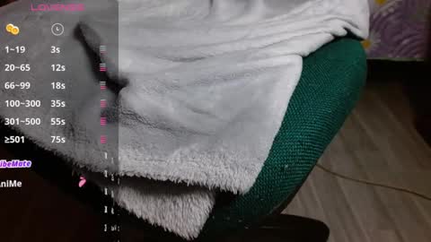 Mia online show from 02-11-25, 04:55